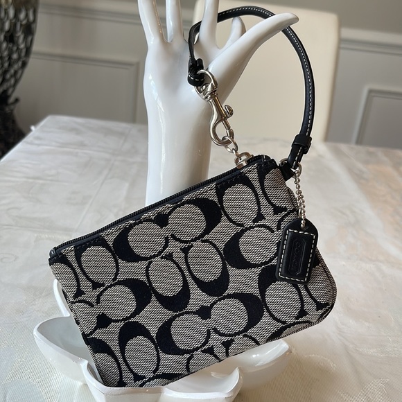 Authentic Coach Signature Logo Wristlet Black - Picture 4 of 5